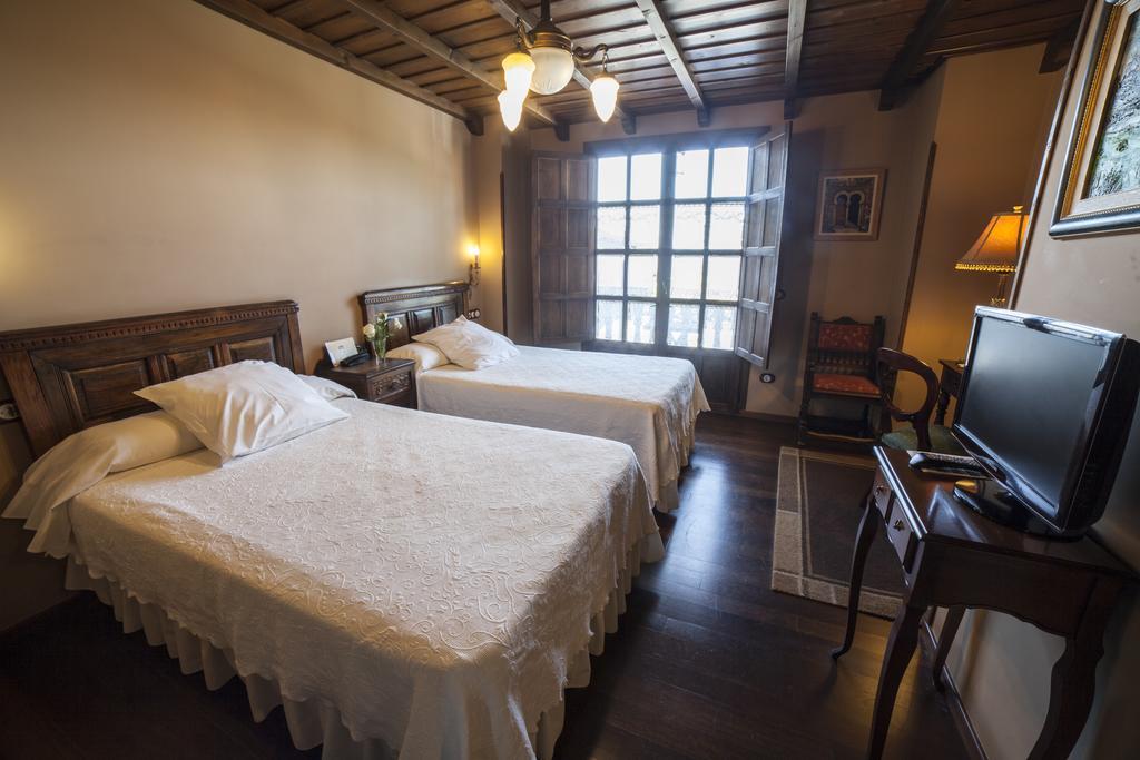 La Moncloa De San Lazaro Otel Cacabelos  Dış mekan fotoğraf